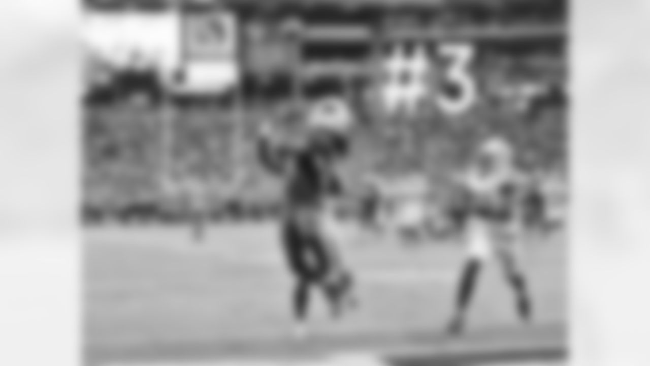 WR Larry Fitzgerald catches his second touchdown pass.
