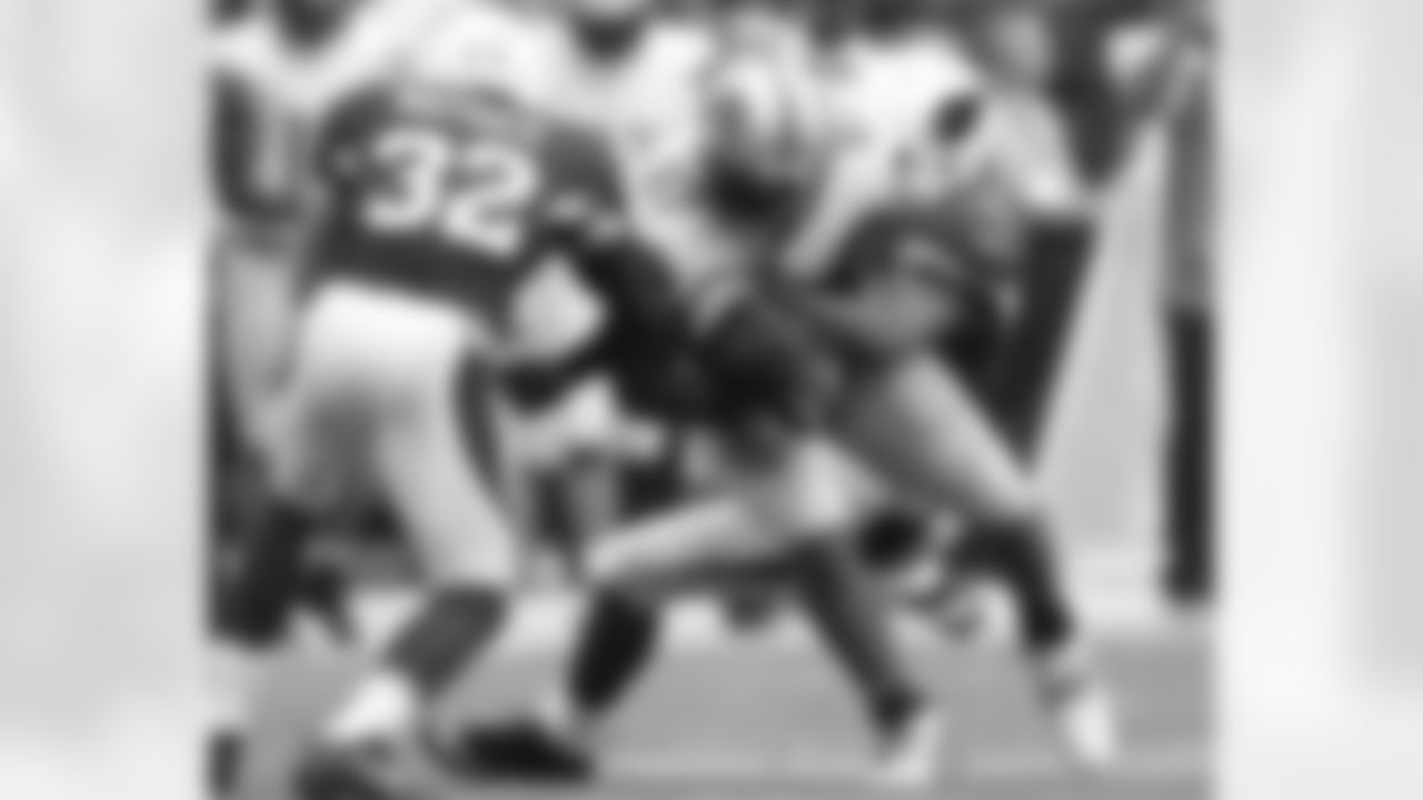 LB John Abraham with the play