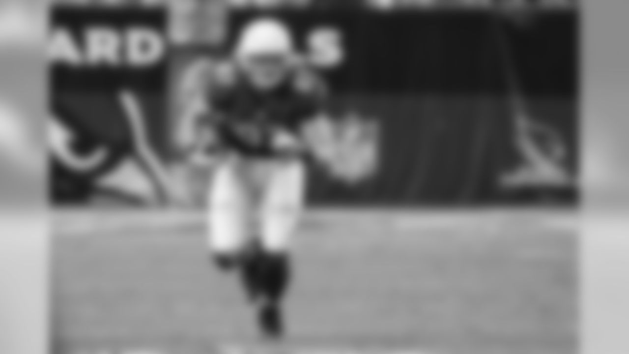 TE Troy Niklas