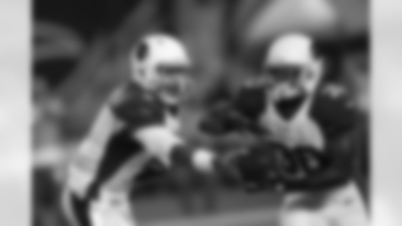 QB Logan Thomas hands the ball to RB Stepfan Taylor