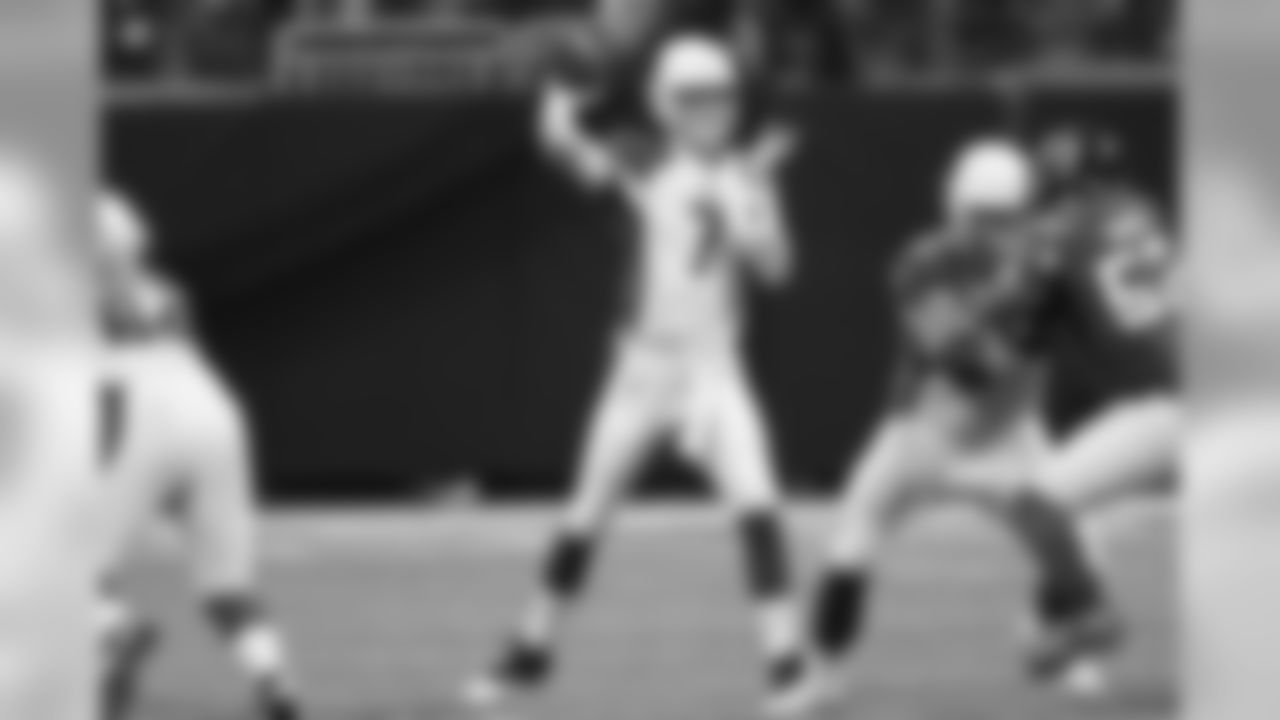 QB Mike Glennon passes in the fourth quarter against the Falcons
