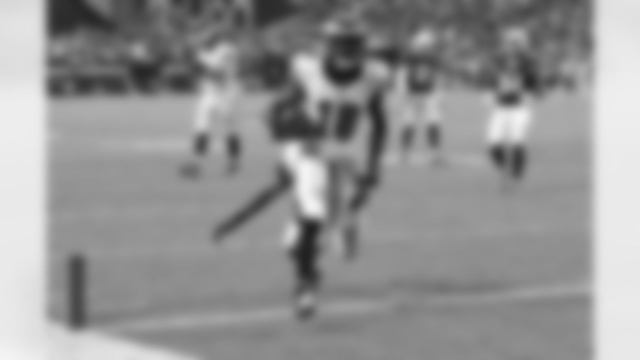 Maclin scores for the Eagles