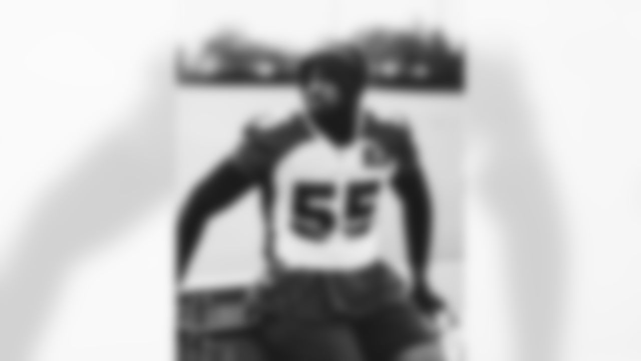 OLB Chandler Jones