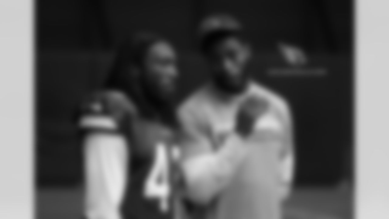 CB Michael Jenkins talks with CB Alan Ball