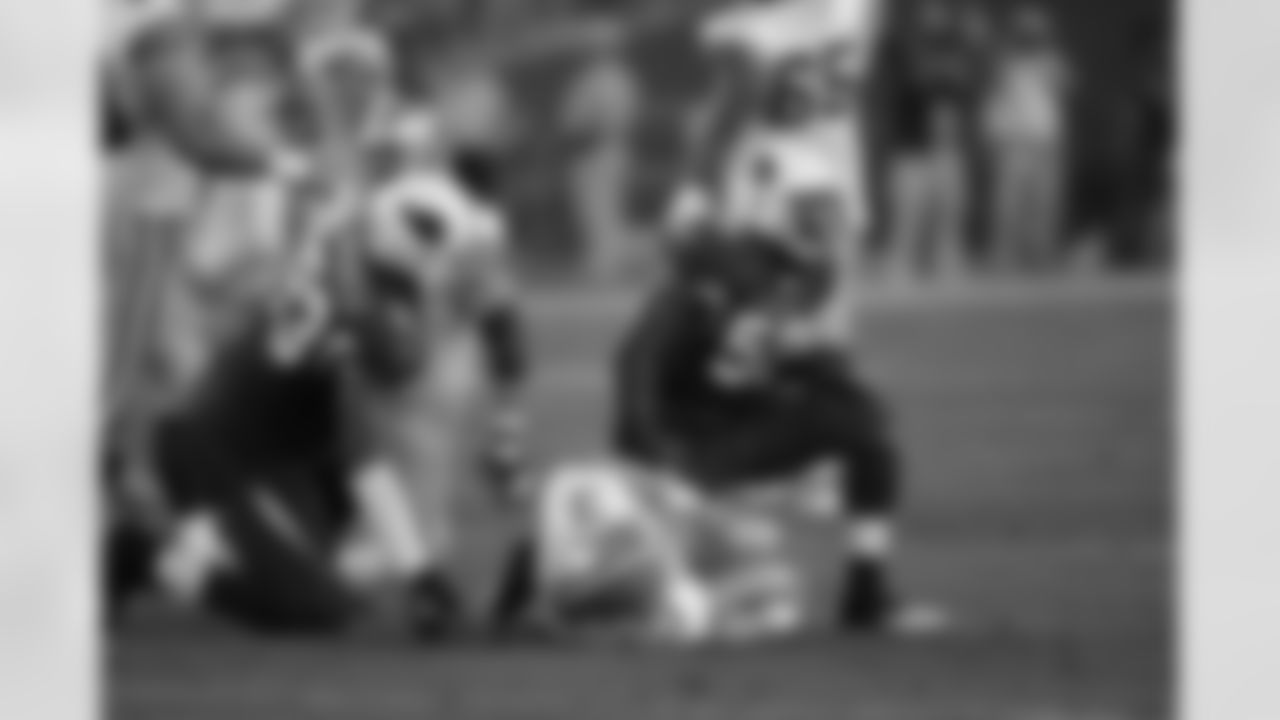 O'Brien Schofield puts a lick on Jon Kitna