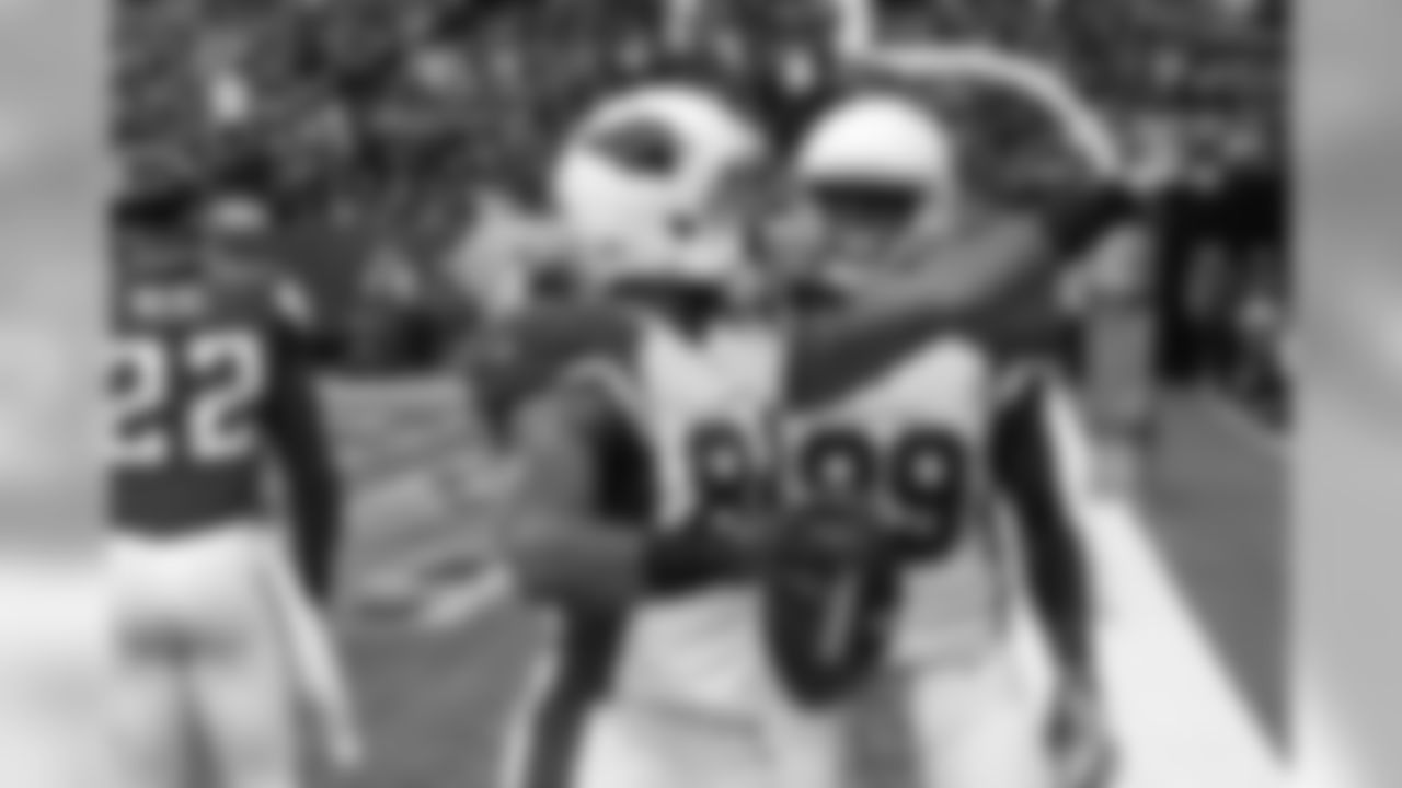 TE Jermaine Gresham celebrates his touchdown catch against the Falcons