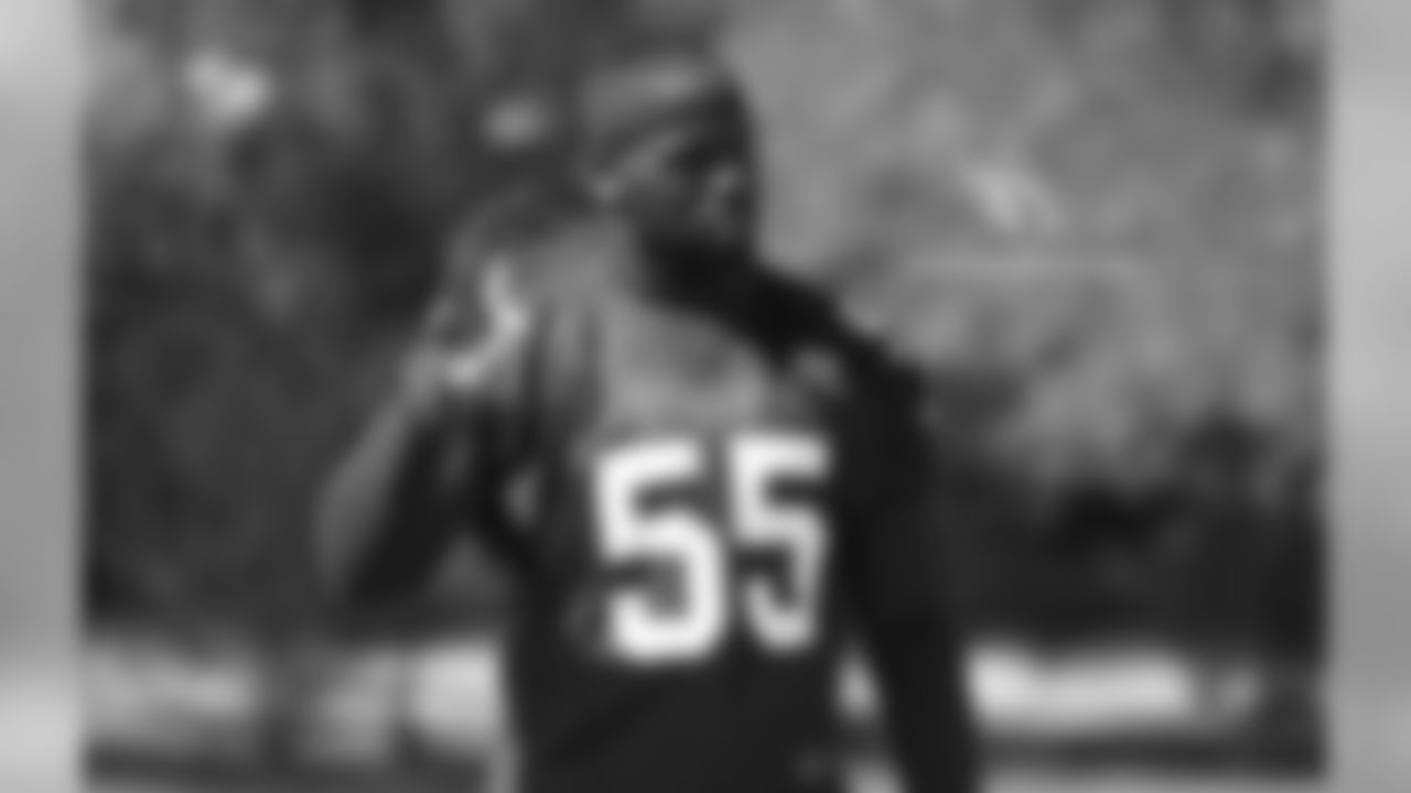 OLB Chandler Jones