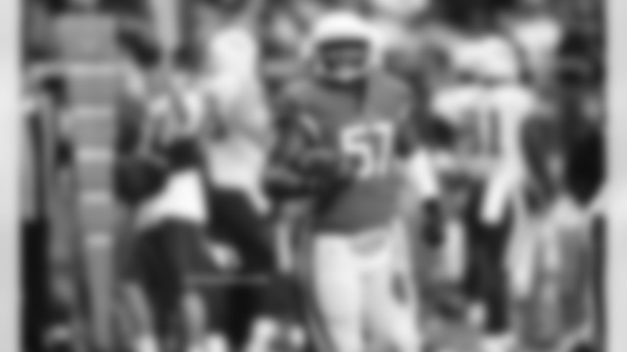 LB Josh Bynes