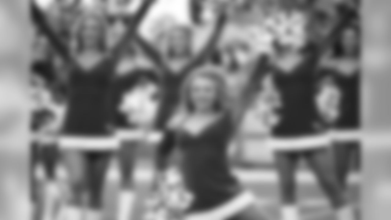 Images of the Cardinals cheerleaders during the Week 15 contest at State Farm Stadium