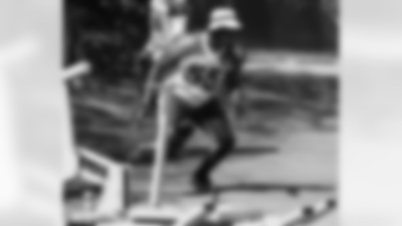 LB Chandler Jones