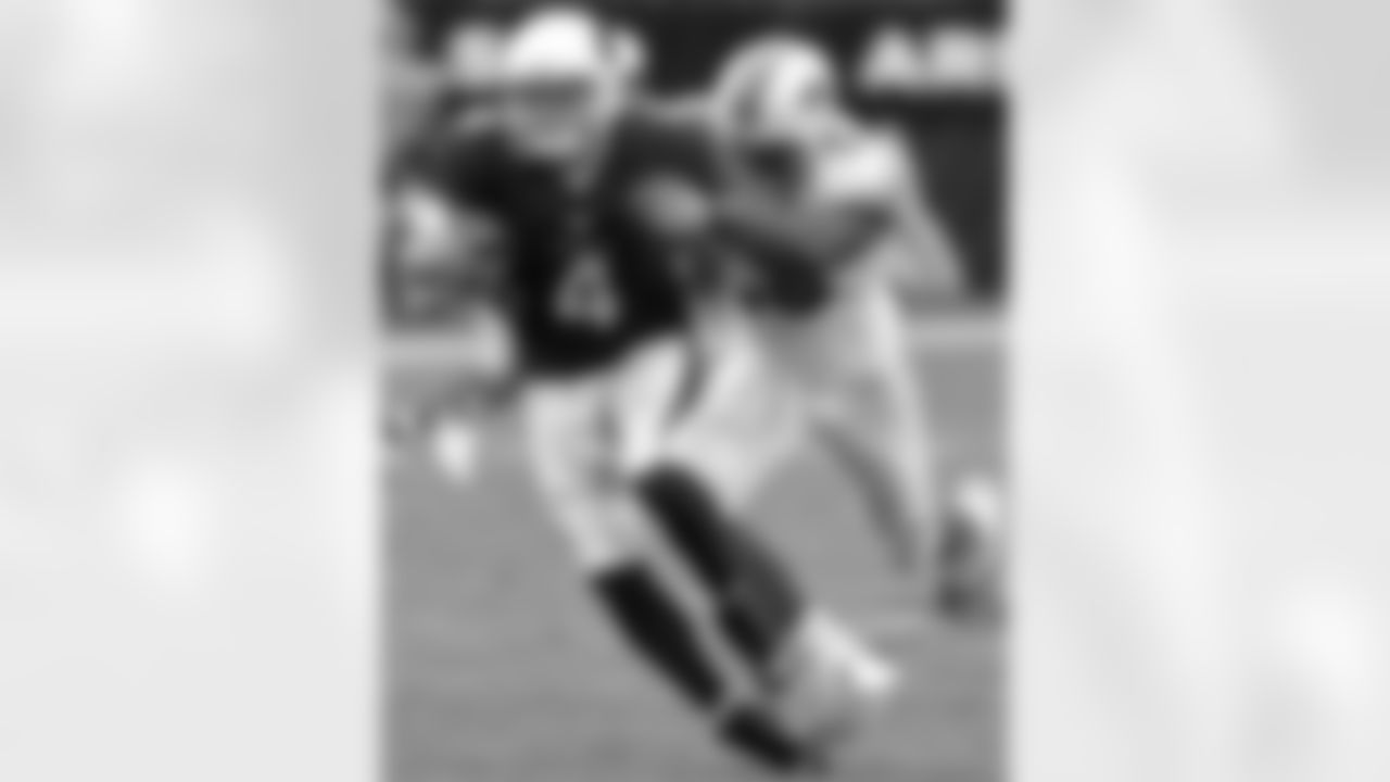 Karlos Dansby, a Dolphin at the time, plays against the Cardinals on 09/30/2012