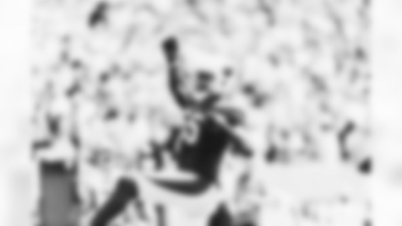 LB Chandler Jones