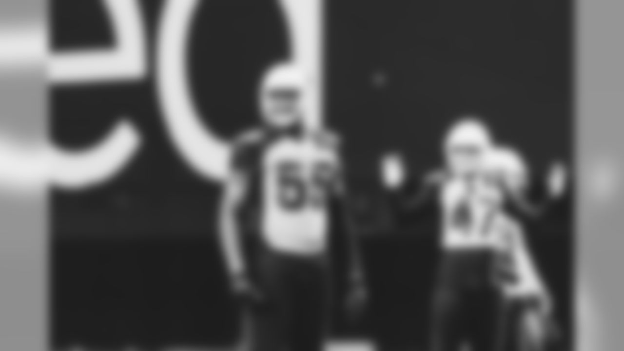 OLB Chandler Jones