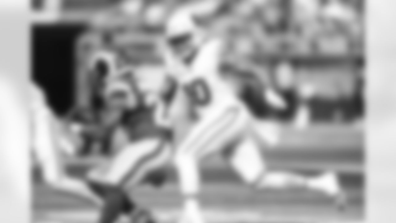 Arizona Cardinals linebacker Josh Woods (10) during the Week 6 regular season game between the Arizona Cardinals and the Los Angeles Rams on Sunday, Oct 15, 2023 in Inglewood, CA.