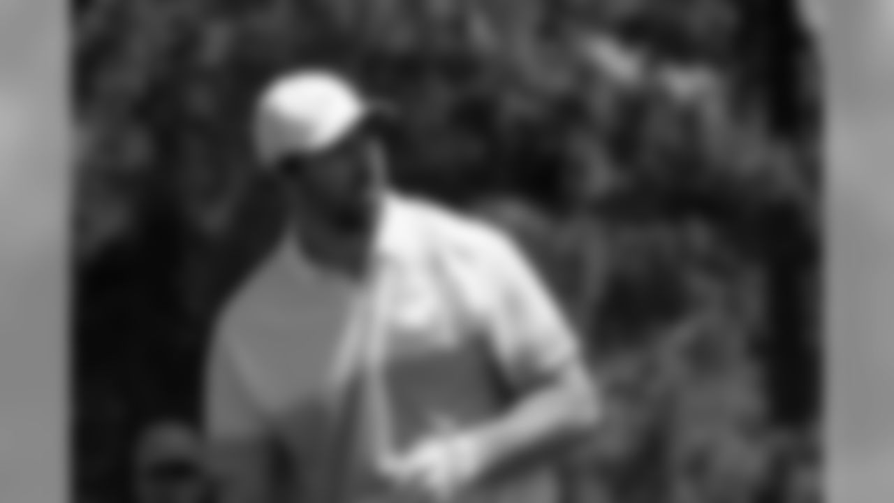 Bears DE Jared Allen