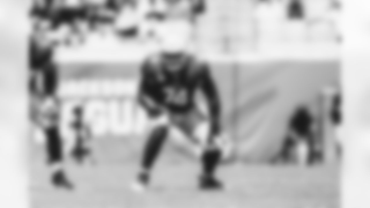 LT D.J. Humphries