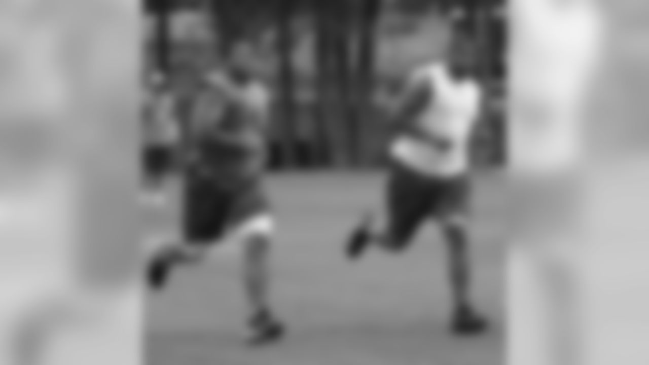 Offensive linemen Deuce Lutui and Brandon Gorin