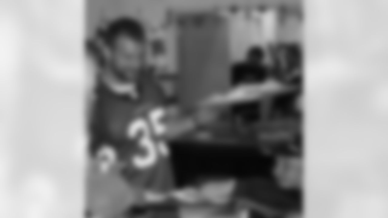 Fullback Anthony Sherman