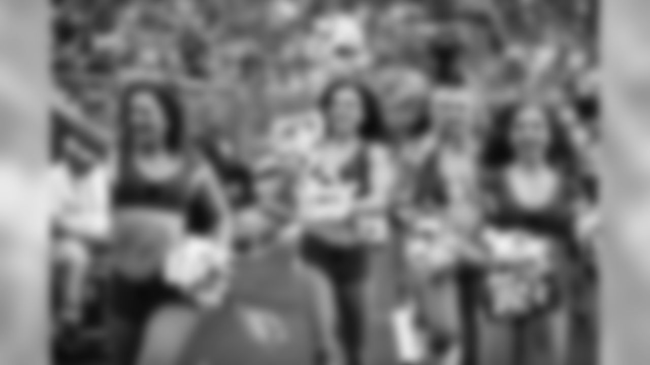 Images of the Cardinals cheerleaders during the Week 4 contest at State Farm Stadium