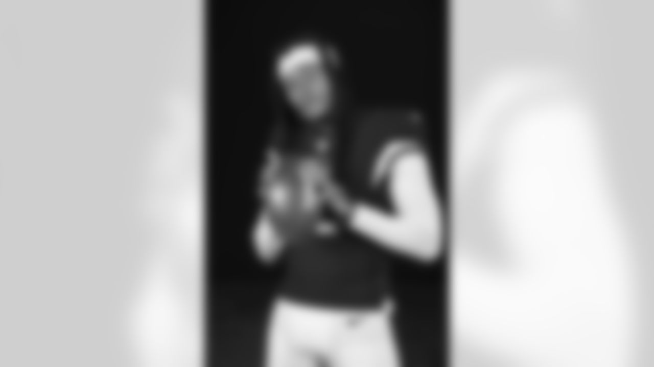 Arizona Cardinals wide receiver DeAndre Hopkins (10) poses for a photo during Cardinals Media Day on Monday, June 13, 2022 in Tempe, AZ.