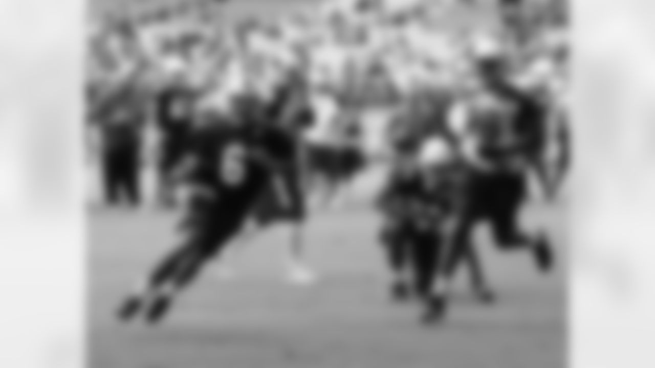QB Logan Thomas runs with the ball