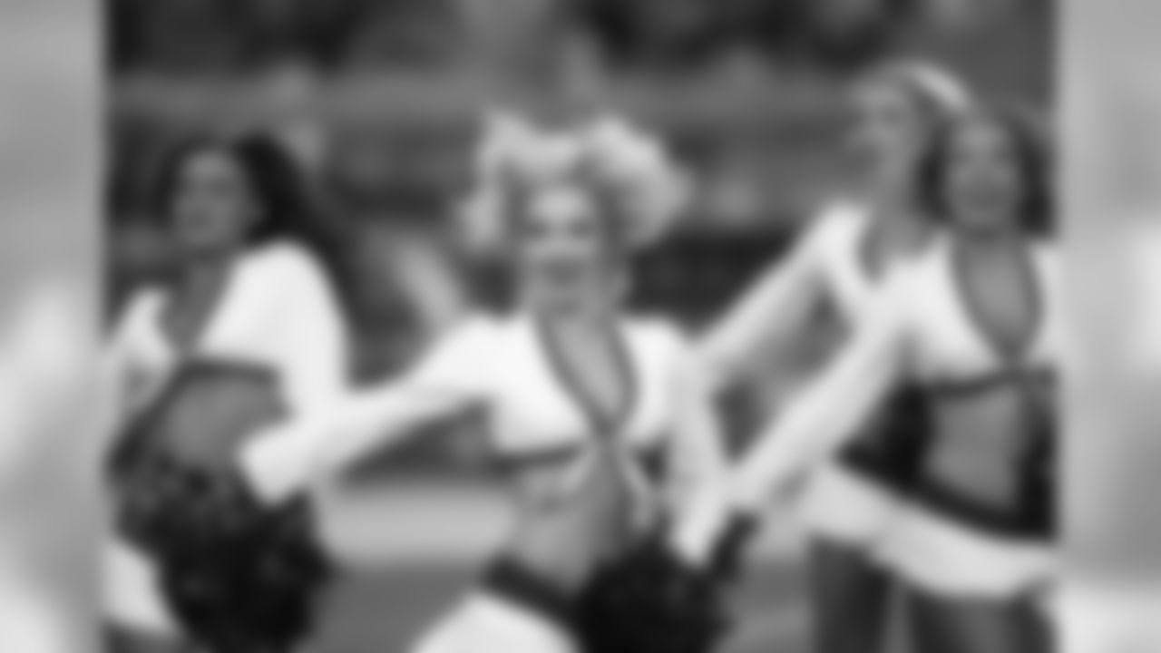 Cardinals cheerleaders perform