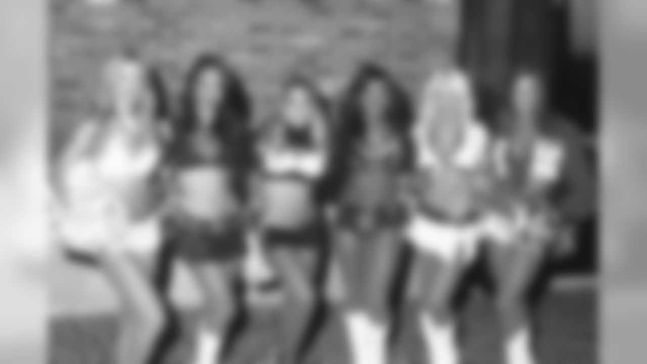 Alexandria (second from right) with some fellow cheerleaders