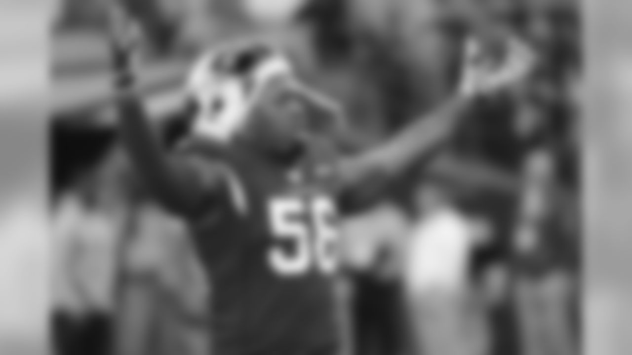 Cardinals outside linebacker Terrell Suggs (56) warms up prior to an NFL football game against the Los Angeles Rams, Sunday, Dec. 1, 2019, in Glendale, Ariz.