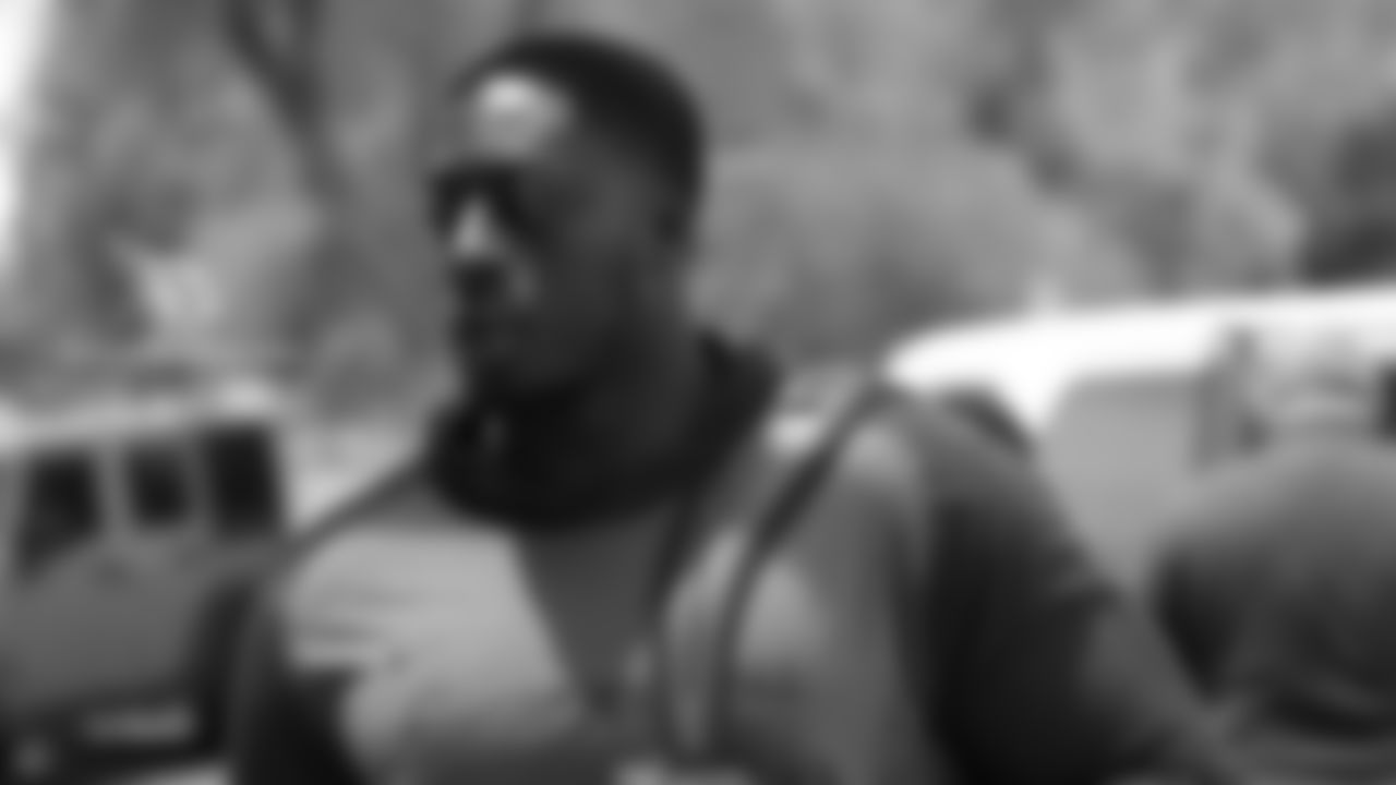 DE Michael Dogbe