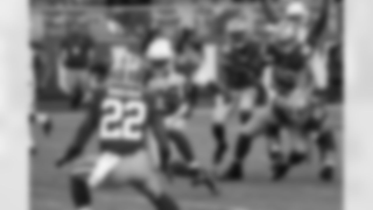 LB Karlos Dansby with the game-clinching pick against the 49ers