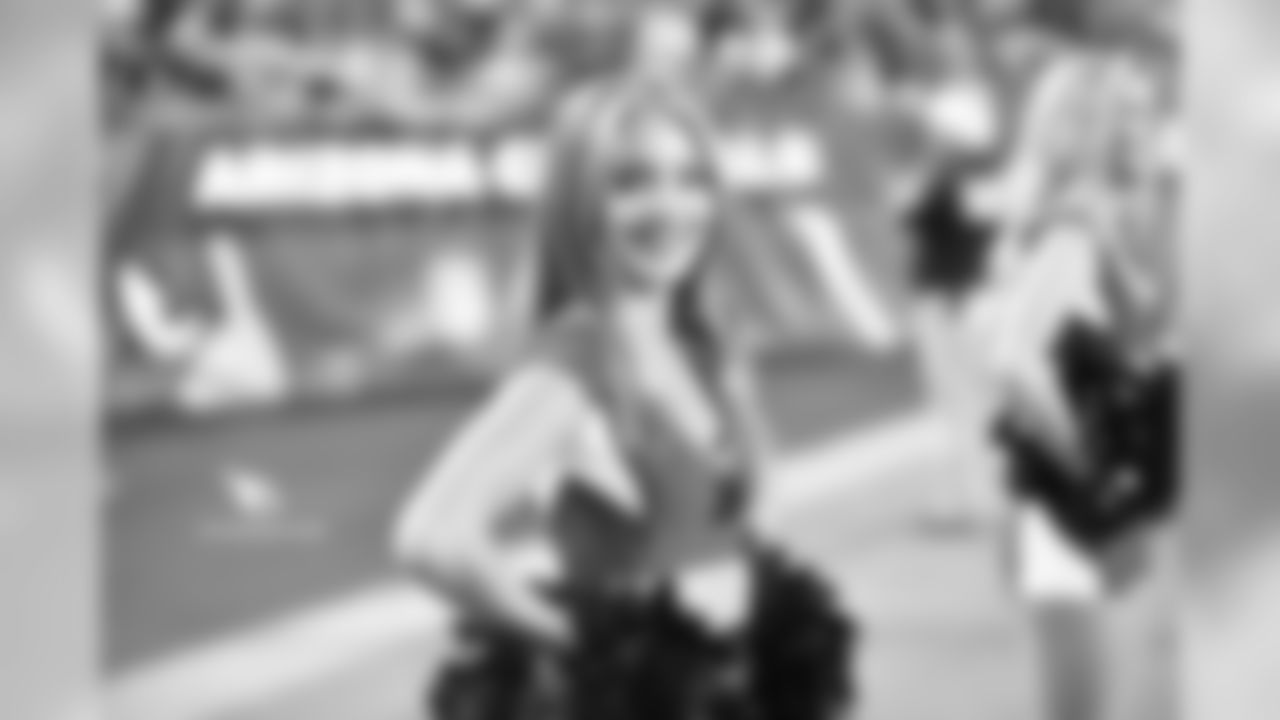 CheerBroncos19