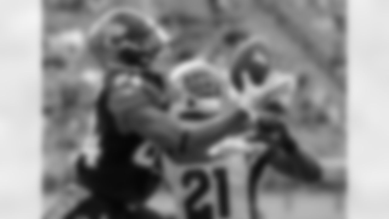 CB Patrick Peterson defends a pass to Cecil Shorts.
