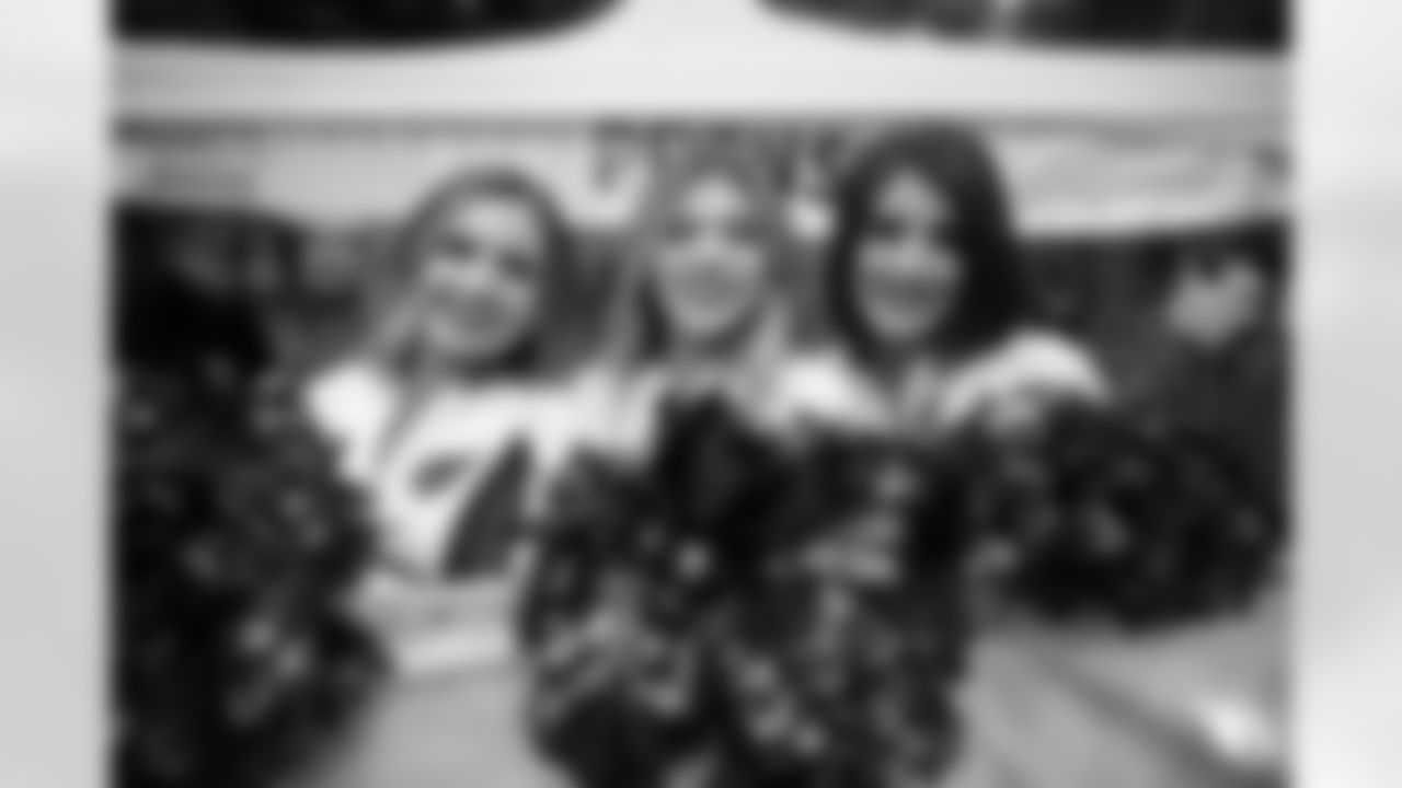 Arizona Cardinals Cheerleaders during the Cardinals' trip to Mexico City for their 2022 Week 11 game against the San Francisco 49ers.