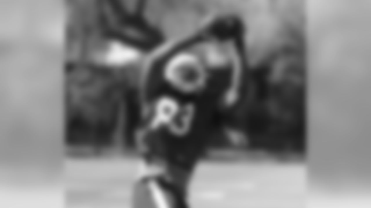 TE Gerald Christian