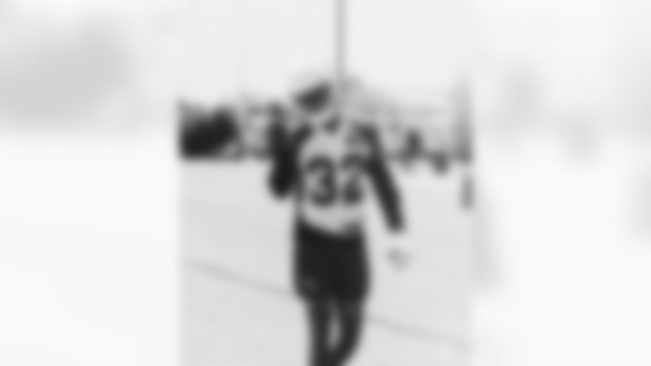 Rookie CB Tay Gowan