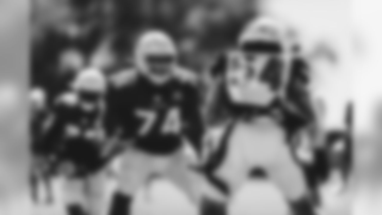 OL D.J. Humphries