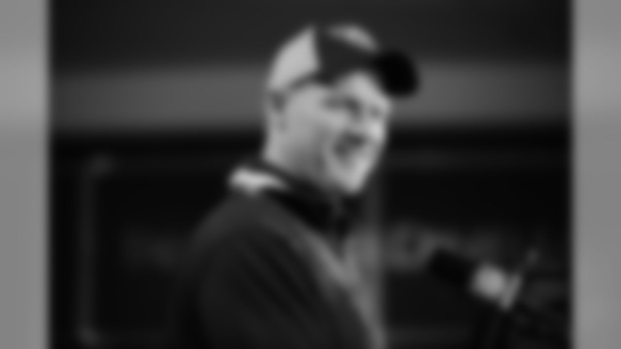 Titans coach Ken Whisenhunt