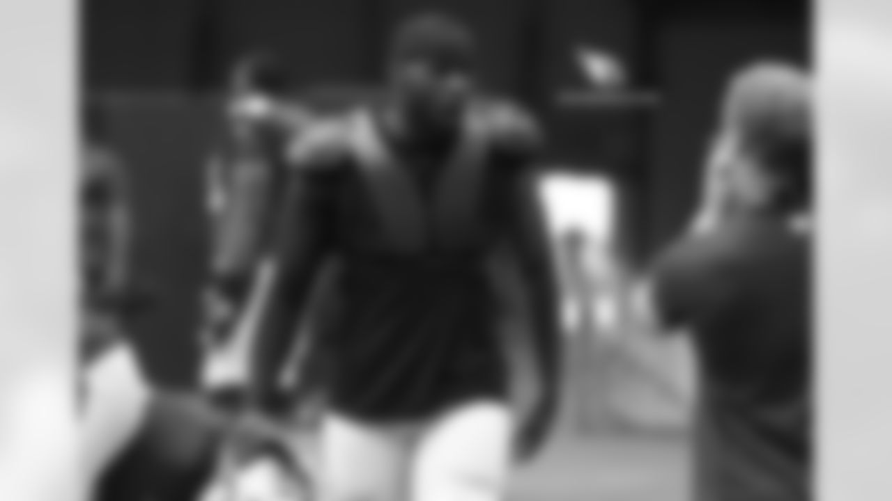 Red & White practice: LB Chandler Jones