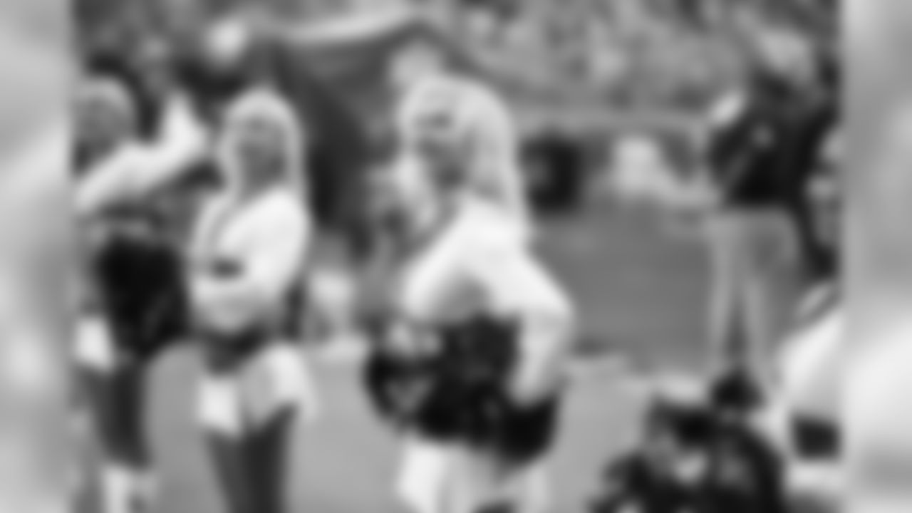 Images of the Cardinals cheerleaders during the Week 4 contest at State Farm Stadium