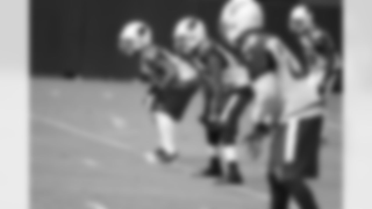 LB Kevin Minter (left) and S Deone Bucannon