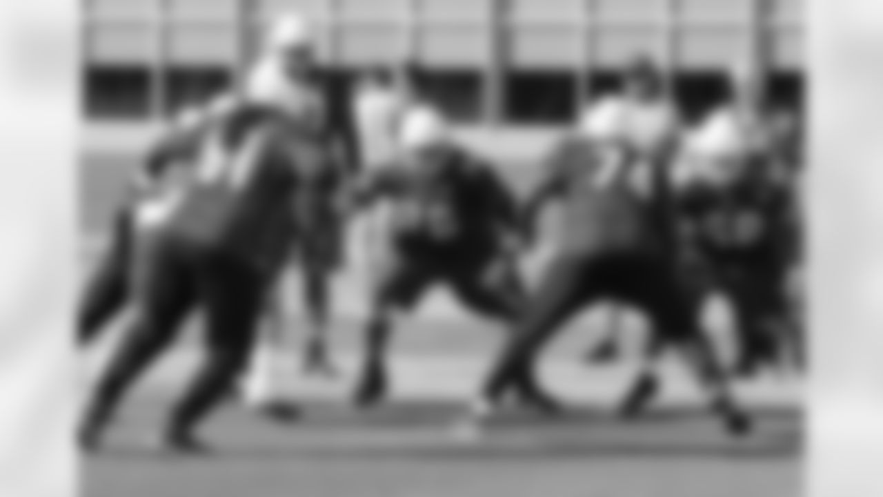 Blocking drills on the offensive line