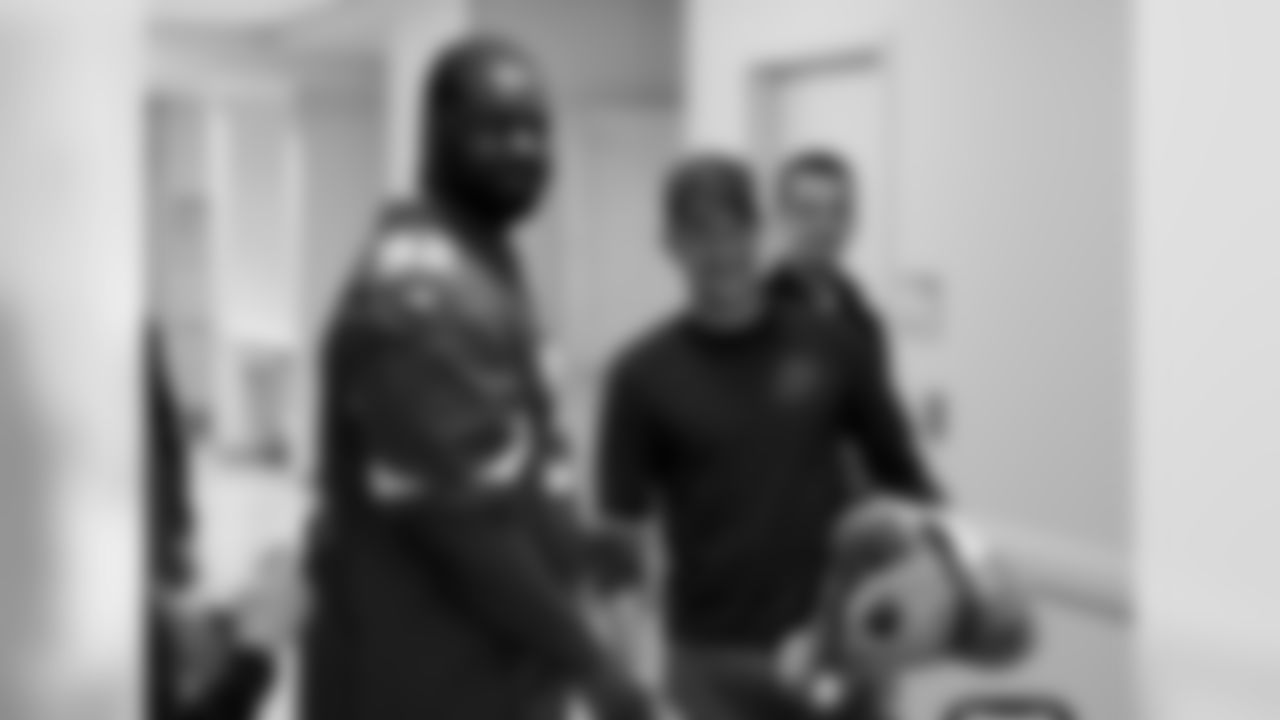 DT Frostee Rucker and a military vet