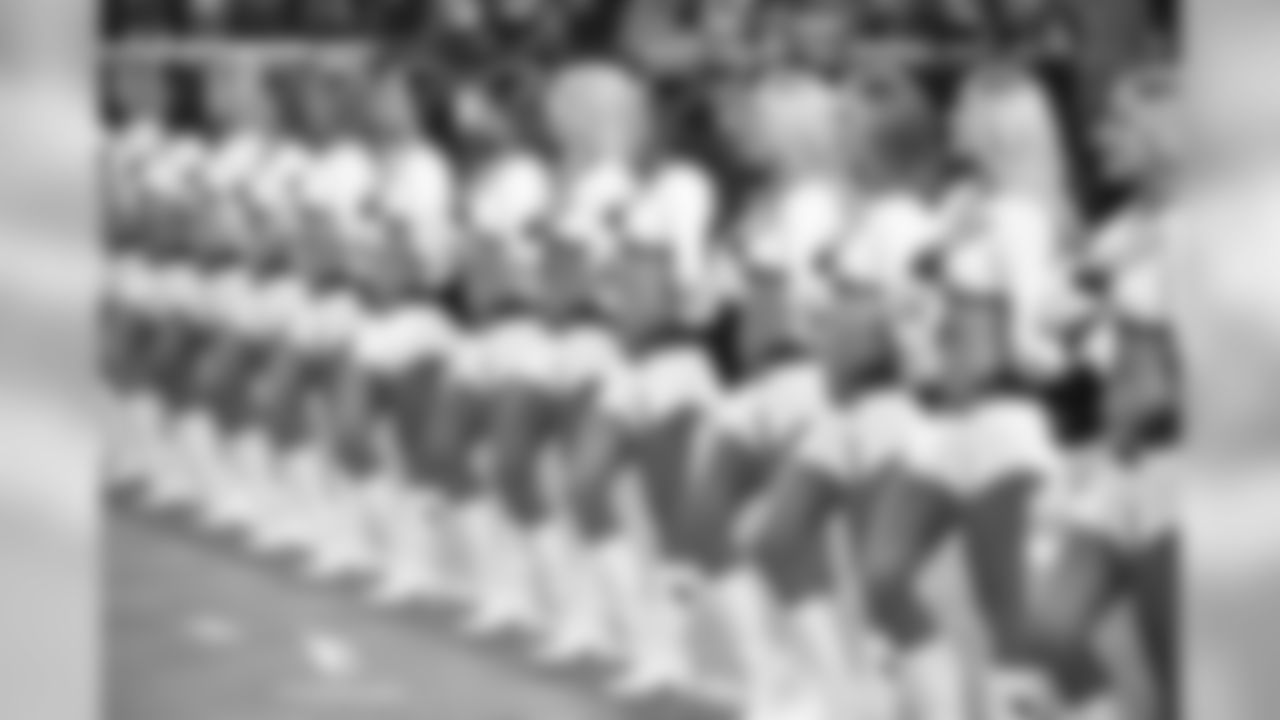 CheerBroncos11