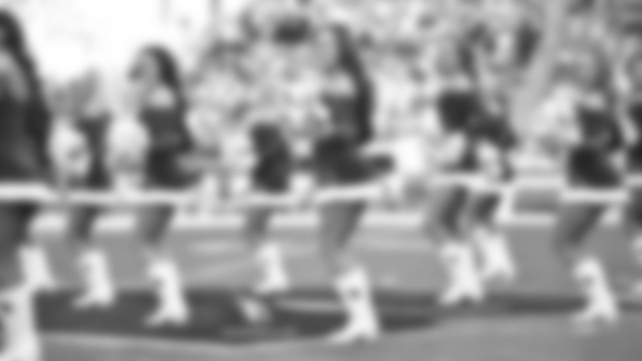 Images of the Cardinals cheerleaders during the Week 16 matchup at State Farm Stadium