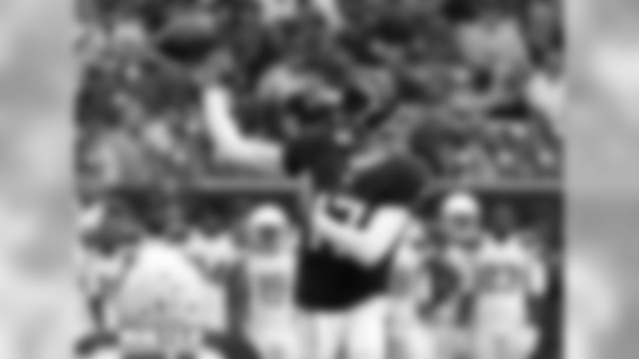 Texans QB Brock Osweiler delivers a pass