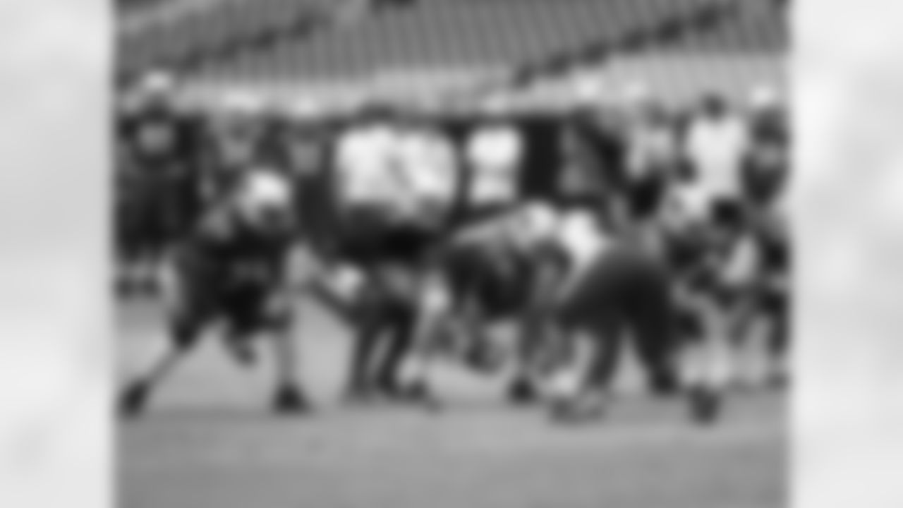 QB Logan Thomas takes the snap