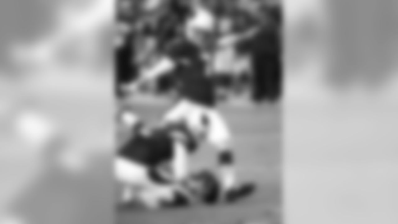 K Chandler Catanzaro boots a field goal