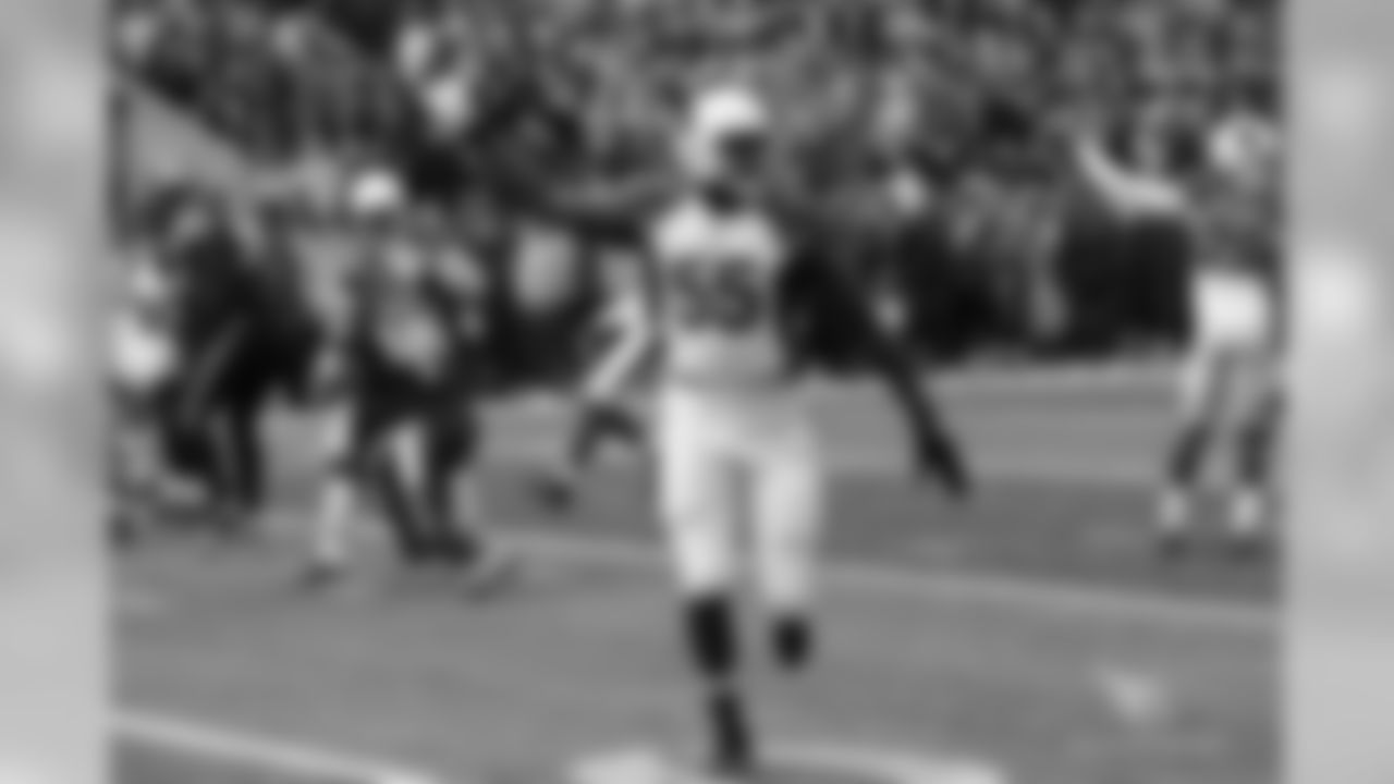 LB Chandler Jones in Seattle