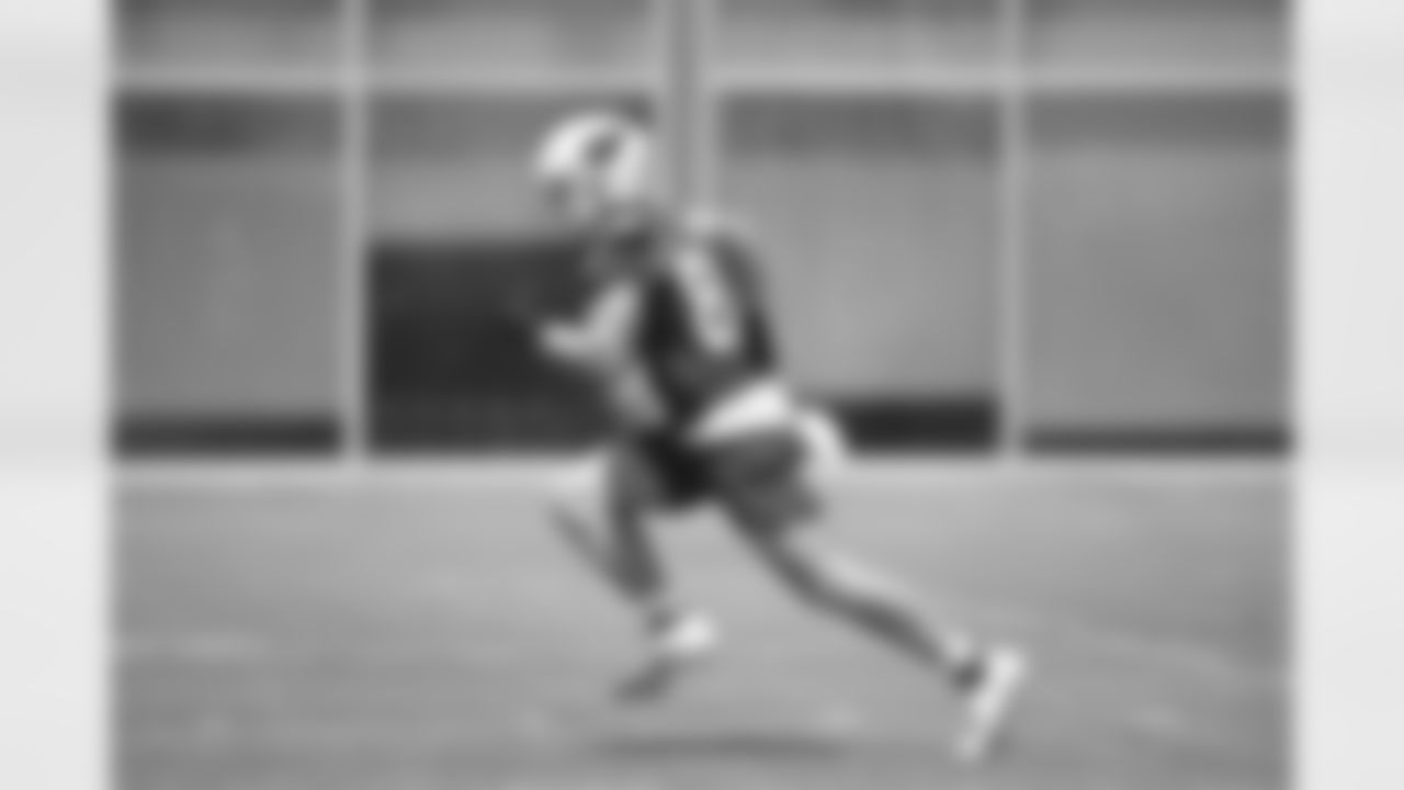 Arizona Cardinals tight end Trey McBride (85) practices during Week 1 of the OTA offseason program on Monday, May 23, 2022 in Tempe, AZ.