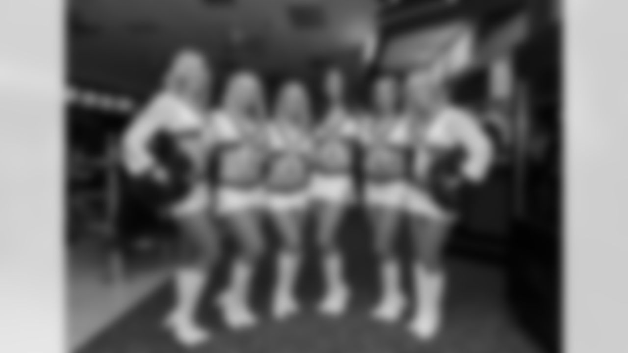 Cardinals cheerleaders